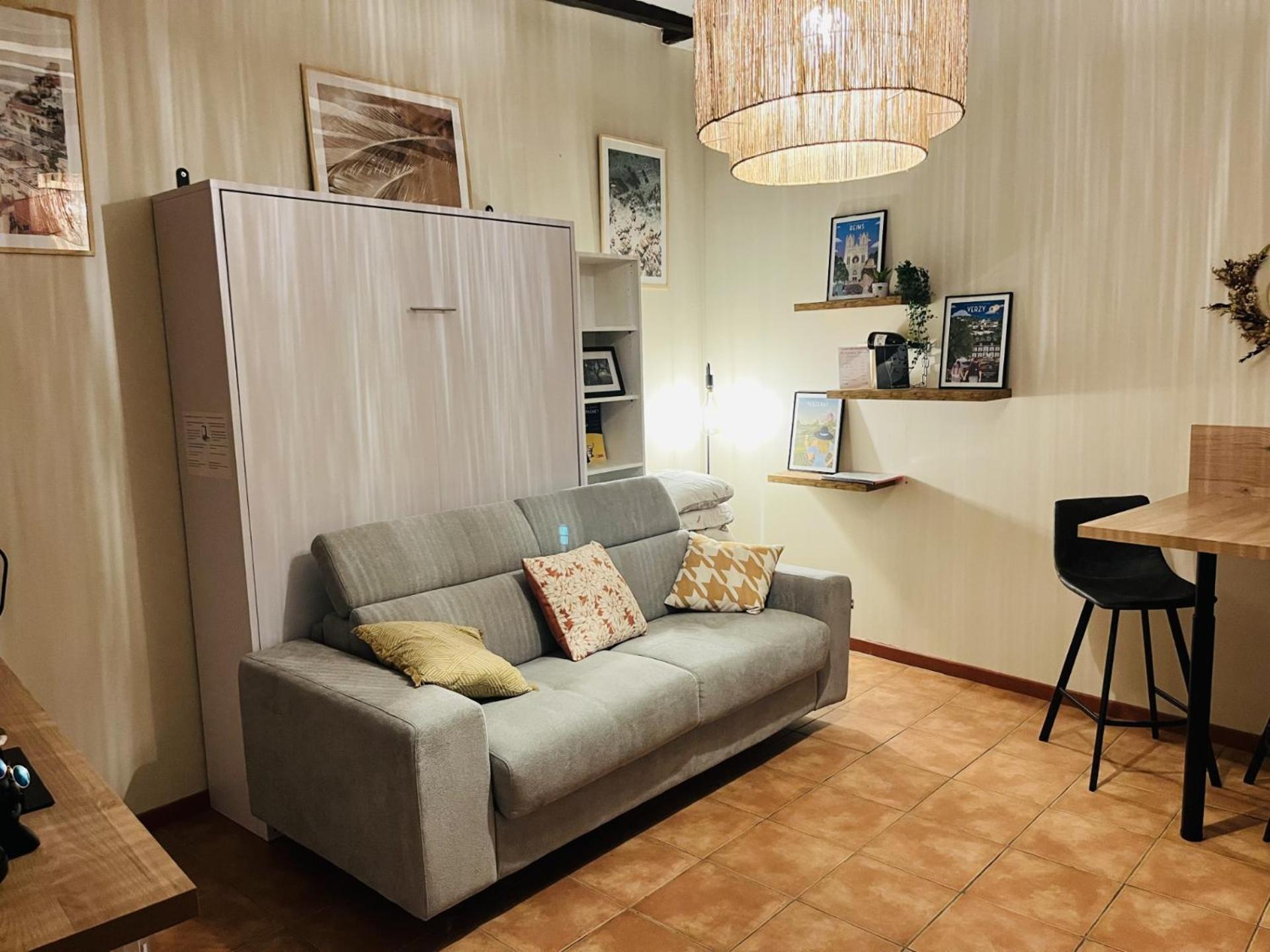 Logement, Plein Centre Du Village De Verzy Esterno foto